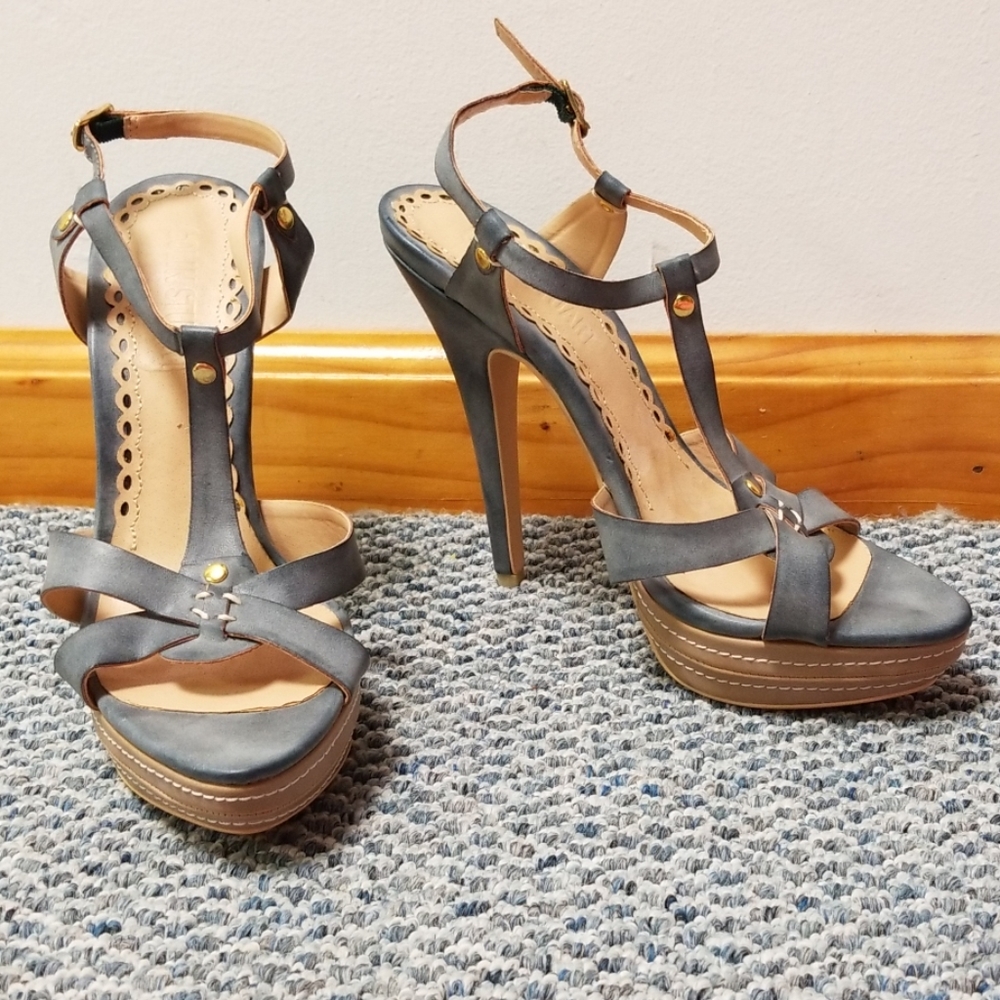 NWOT Colin Stuart stilettos (7.5)